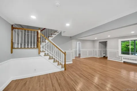 7 Rutledge Road Valhalla NY 10595