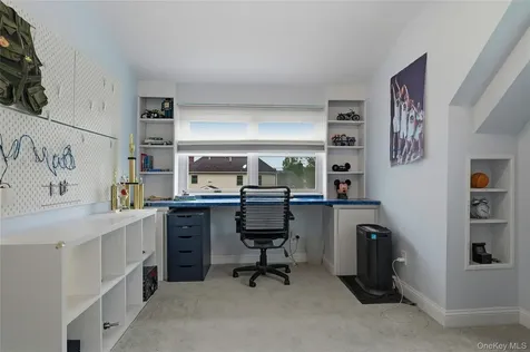 152 Collins Avenue Williston Park NY 11596