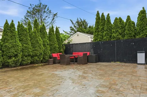 152 Collins Avenue Williston Park NY 11596