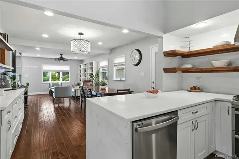 152 Collins Avenue Williston Park NY 11596