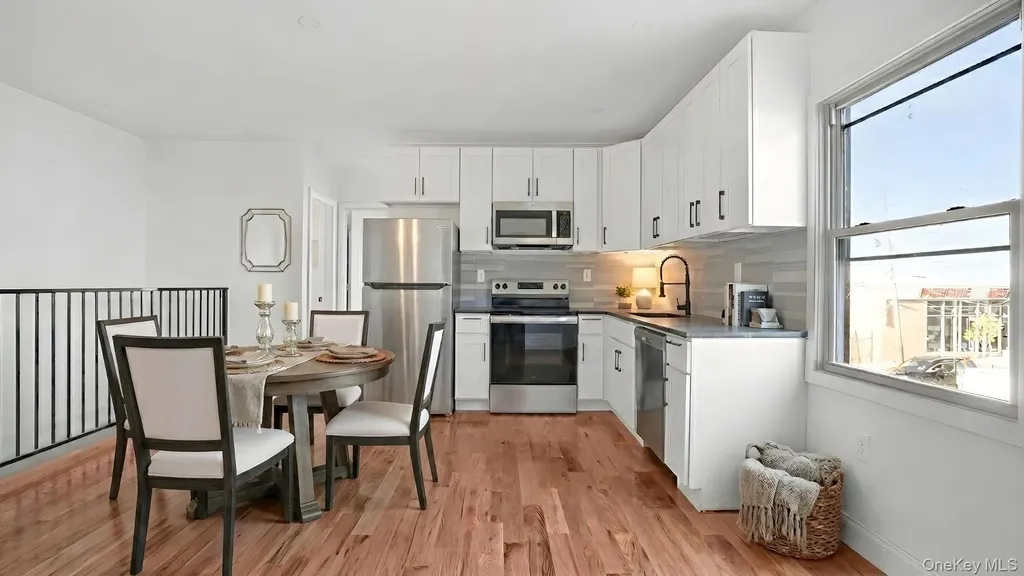 1148 E 211th Street Bronx NY 10469