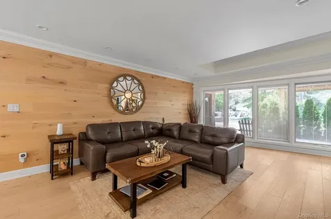 33 Nancy Boulevard Merrick NY 11566