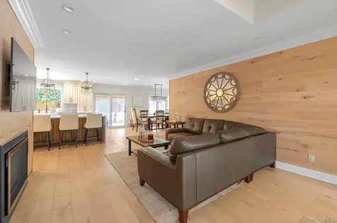 33 Nancy Boulevard Merrick NY 11566
