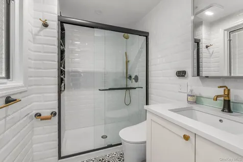 33 Nancy Boulevard Merrick NY 11566