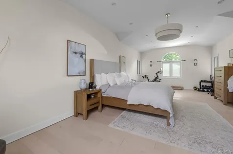 33 Nancy Boulevard Merrick NY 11566