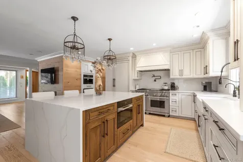 33 Nancy Boulevard Merrick NY 11566
