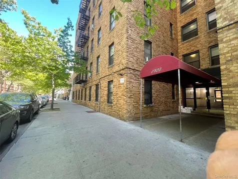 1922 Mcgraw Avenue Bronx NY 10462