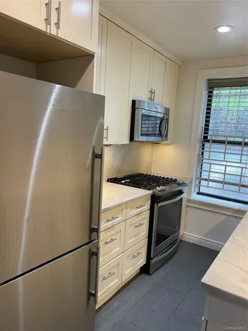 1922 Mcgraw Avenue Bronx NY 10462