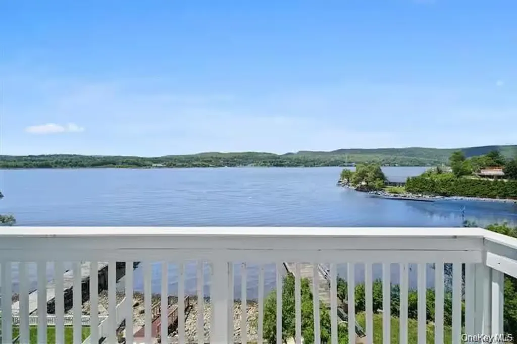 31 Wayne Avenue Verplanck NY 10596