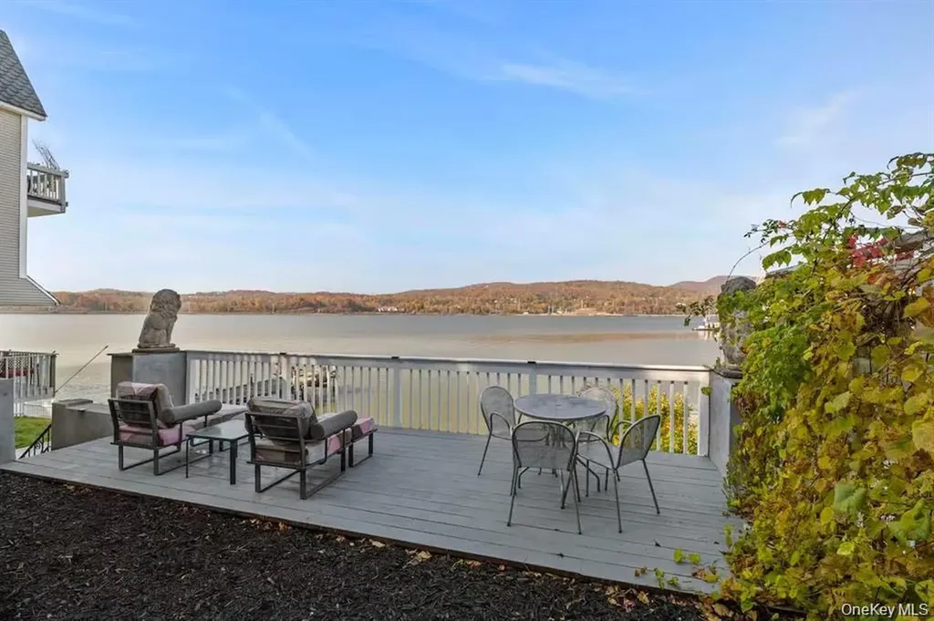 31 Wayne Avenue Verplanck NY 10596
