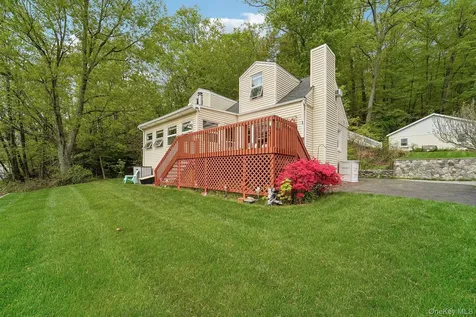 1 Brook Court Greenwood Lake NY 10925