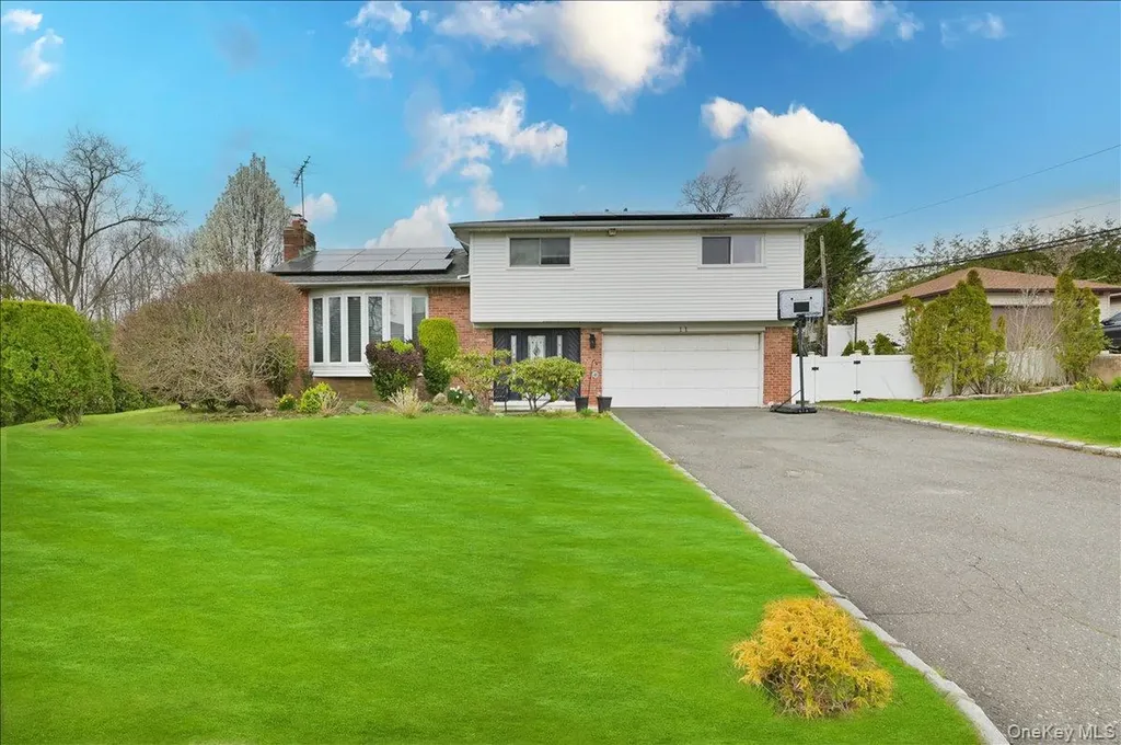 11 Hamilton Drive Roslyn NY 11576