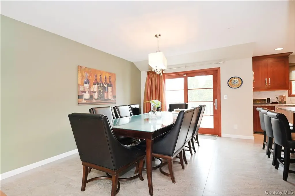 11 Hamilton Drive Roslyn NY 11576