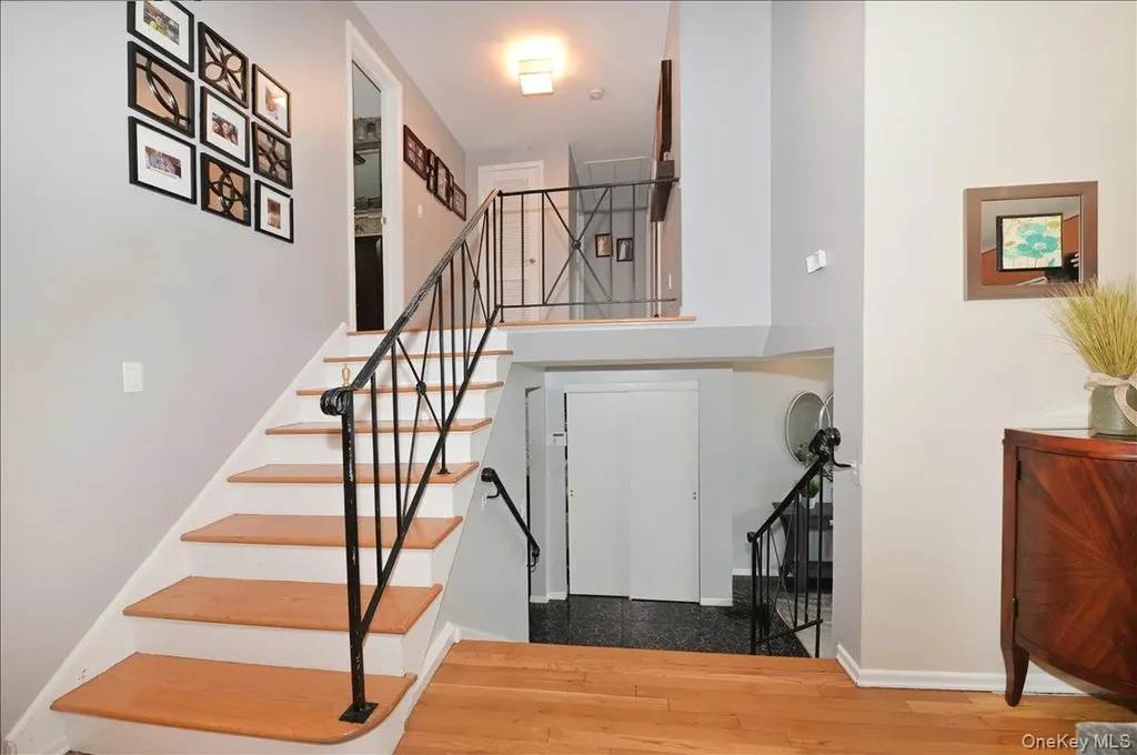 11 Hamilton Drive Roslyn NY 11576