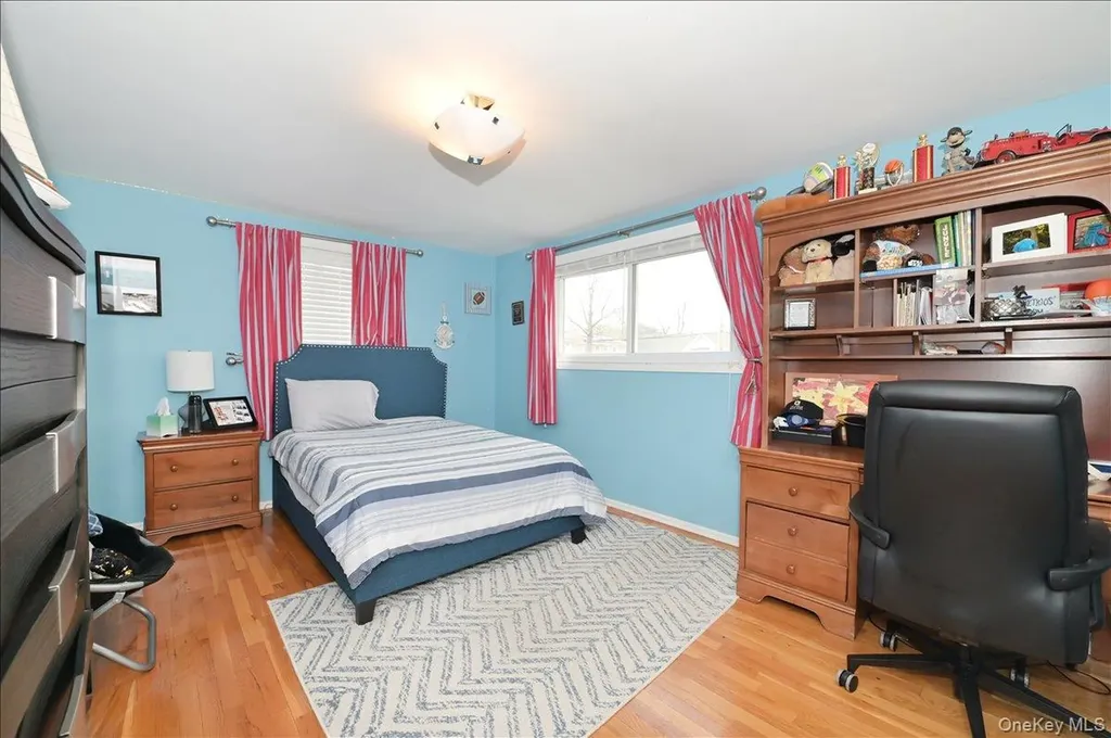 11 Hamilton Drive Roslyn NY 11576