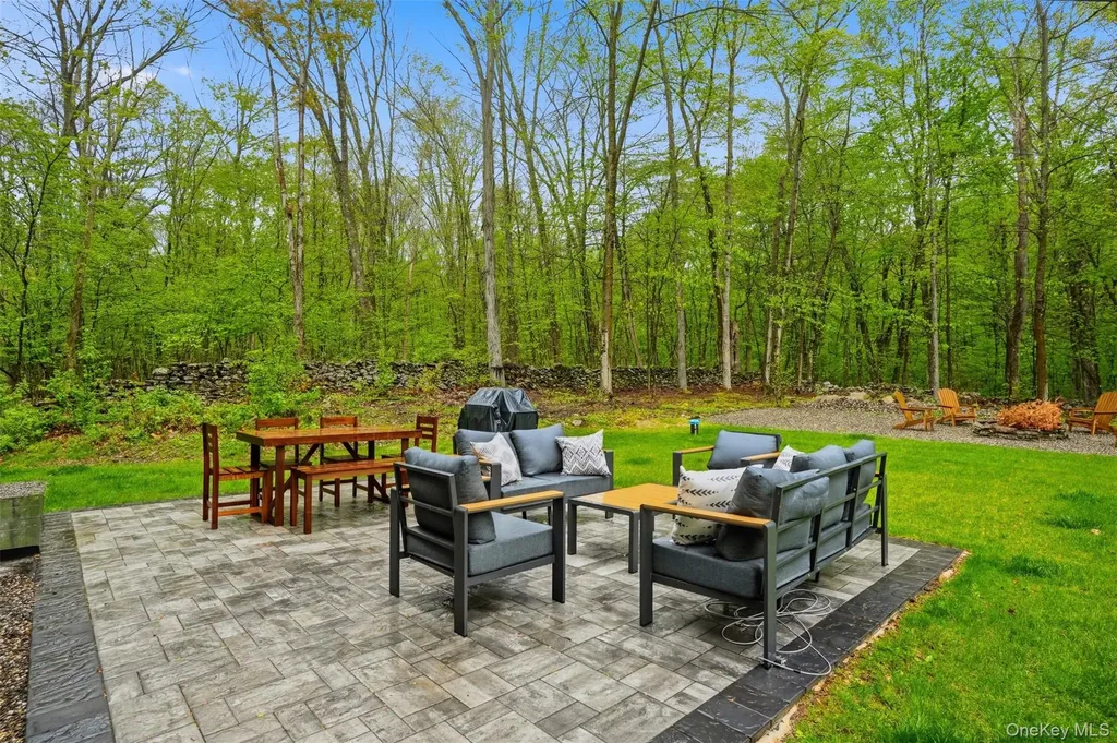 9 School House Road Middletown NY 10940