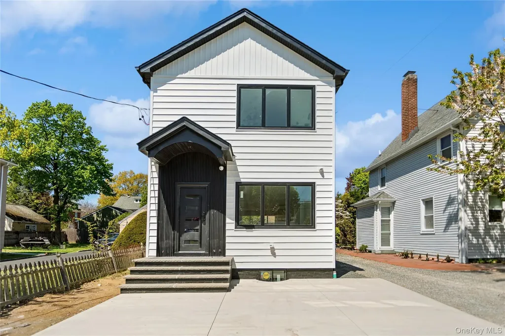 994 Singleton Avenue Woodmere NY 11598