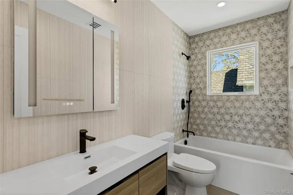 994 Singleton Avenue Woodmere NY 11598