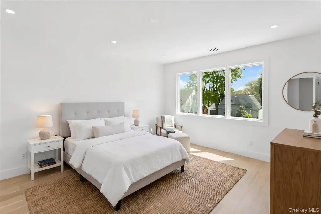 994 Singleton Avenue Woodmere NY 11598