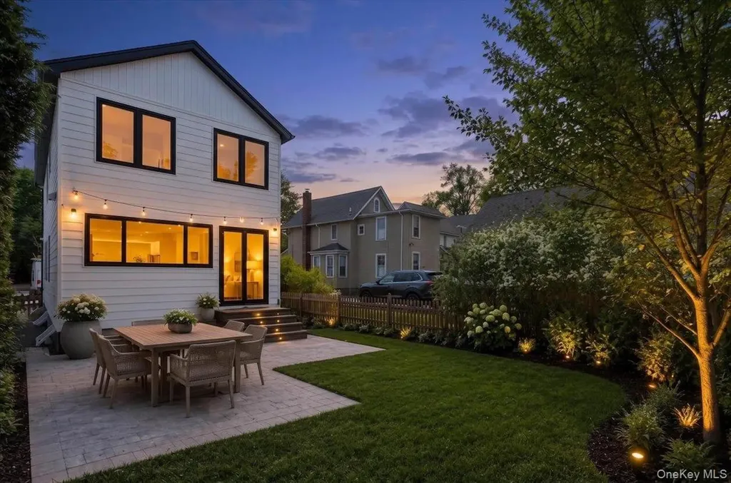 994 Singleton Avenue Woodmere NY 11598