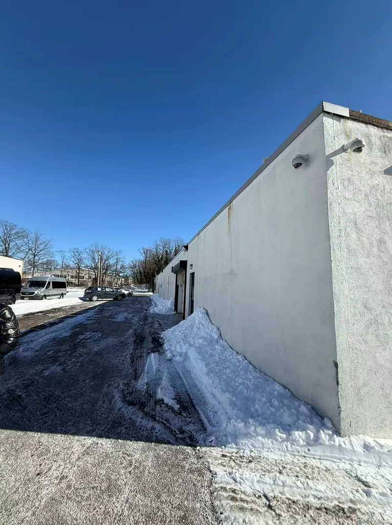 160 Oak Drive Syosset NY 11791