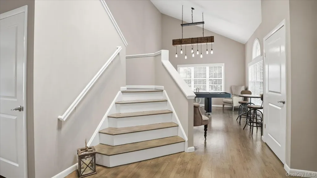 20 Stuart Court Hampton Bays NY 11946