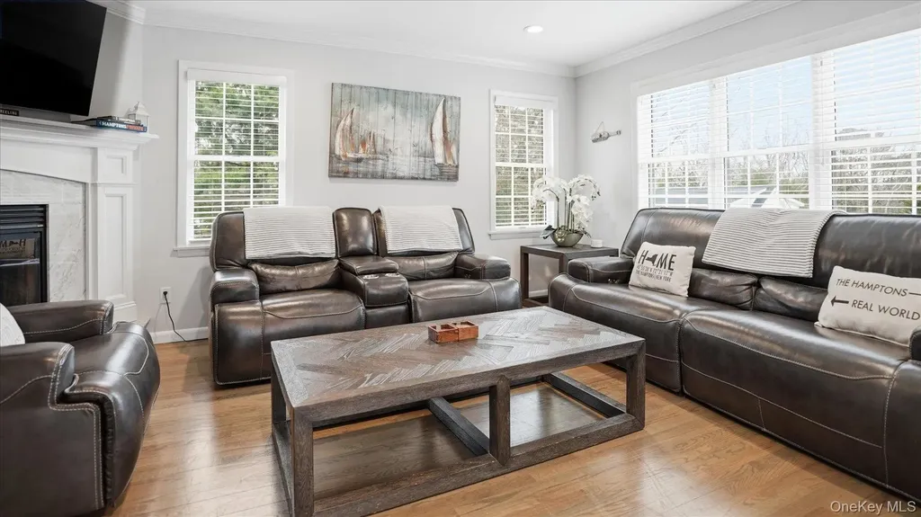 20 Stuart Court Hampton Bays NY 11946