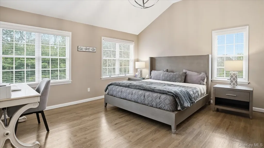 20 Stuart Court Hampton Bays NY 11946
