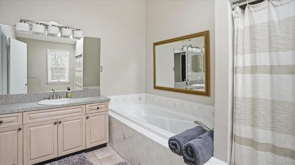 20 Stuart Court Hampton Bays NY 11946