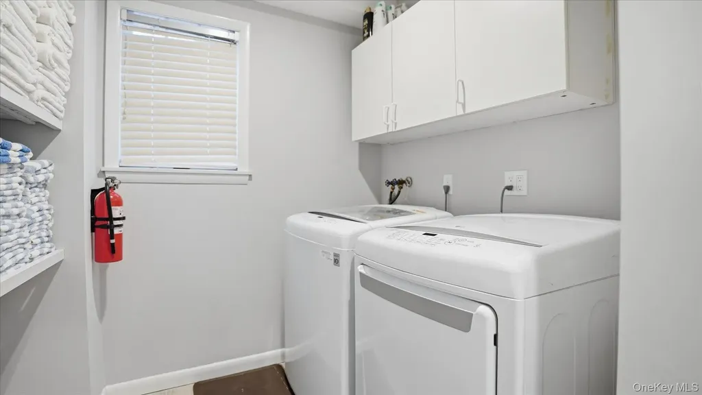 20 Stuart Court Hampton Bays NY 11946