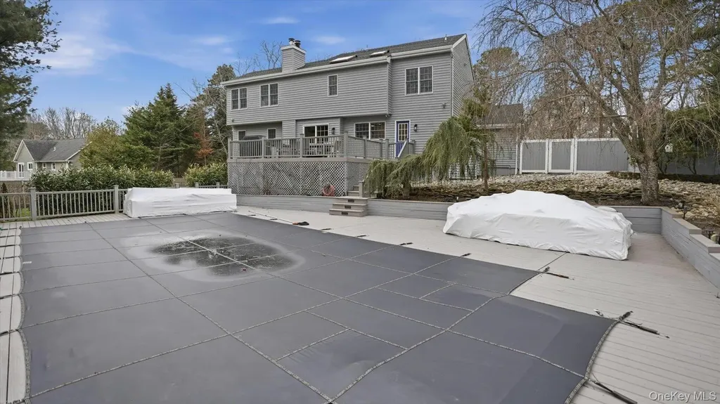 20 Stuart Court Hampton Bays NY 11946