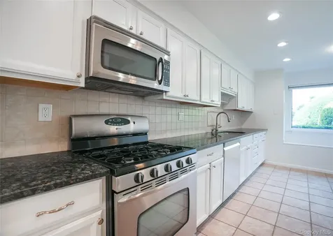 14 James Court Port Chester NY 10573