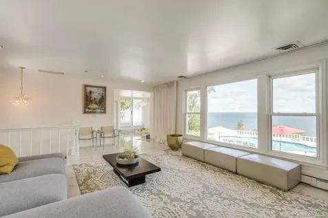 10 Beach Hill Drive Northport NY 11768