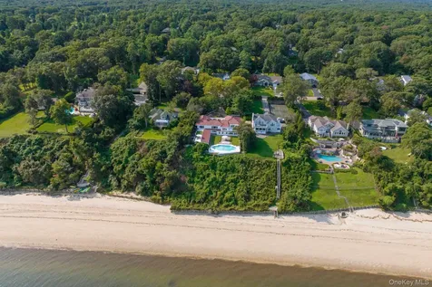 10 Beach Hill Drive Northport NY 11768