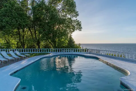 10 Beach Hill Drive Northport NY 11768