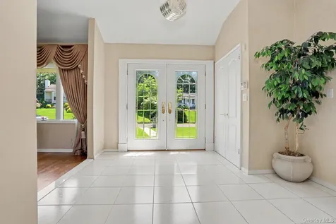 86 Somerset Road New Rochelle NY 10804