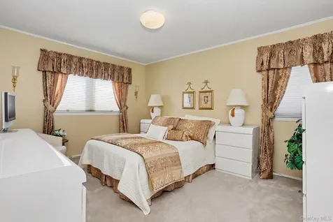 86 Somerset Road New Rochelle NY 10804