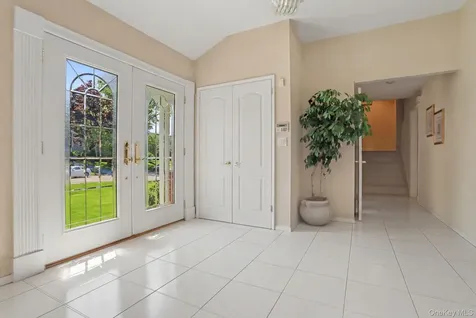 86 Somerset Road New Rochelle NY 10804