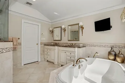 86 Somerset Road New Rochelle NY 10804