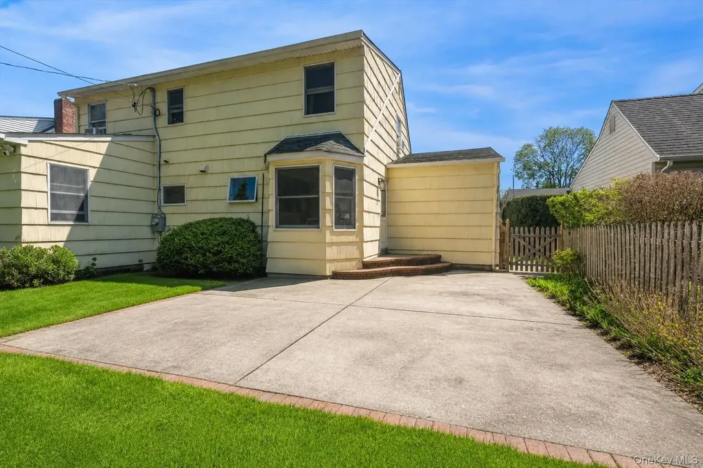 157 Chestnut Street Garden City NY 11530