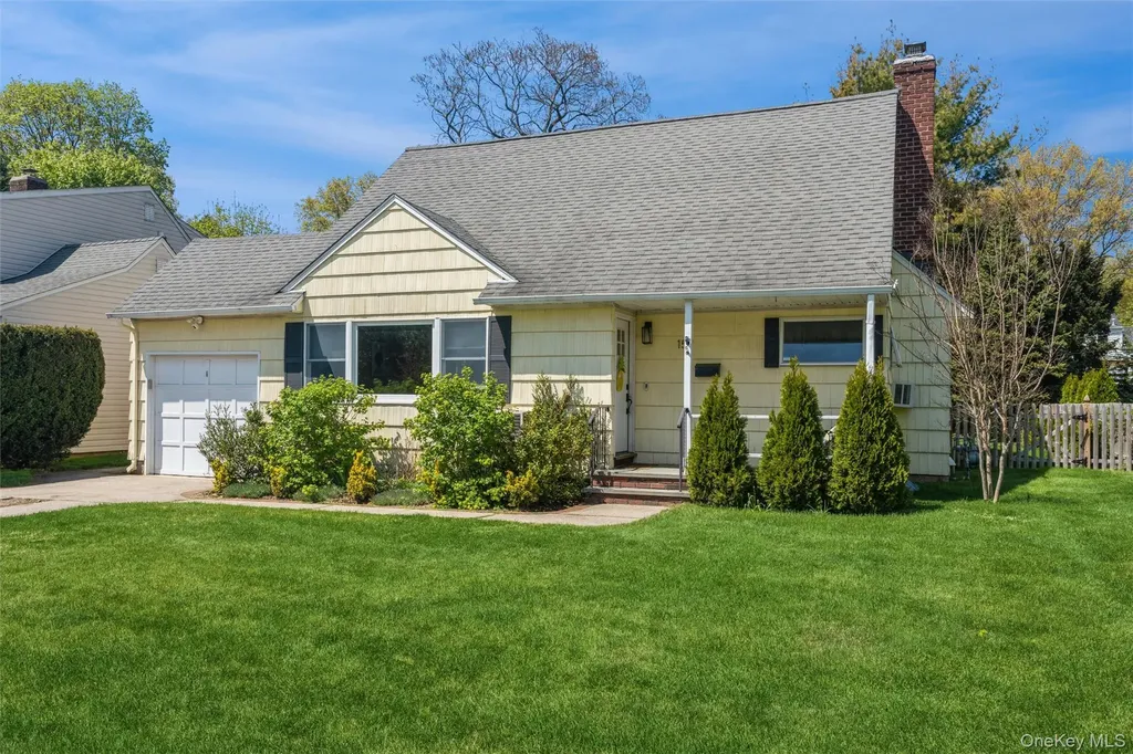 157 Chestnut Street Garden City NY 11530