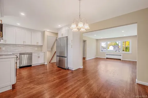 1076 Northgate Court Uniondale NY 11553