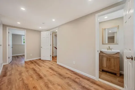 1076 Northgate Court Uniondale NY 11553