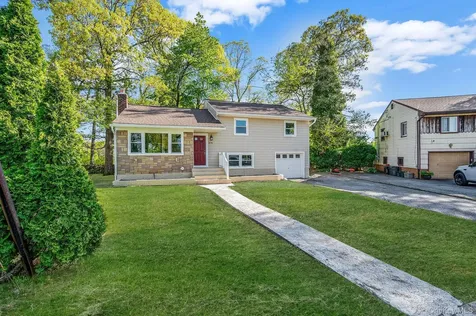 1076 Northgate Court Uniondale NY 11553