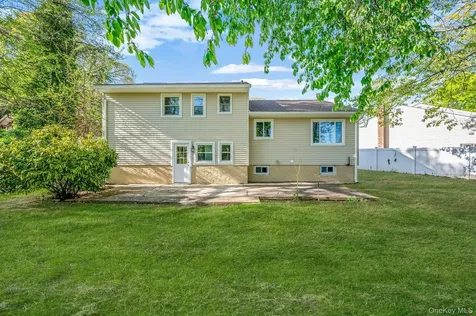 1076 Northgate Court Uniondale NY 11553