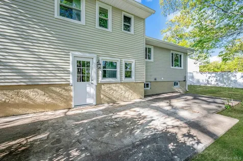 1076 Northgate Court Uniondale NY 11553