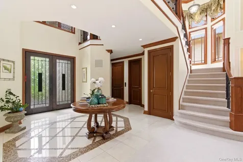 3 Olde Hamlet Drive Jericho NY 11753