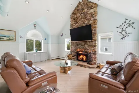 14 Beach Plum Lane Nissequogue NY 11780