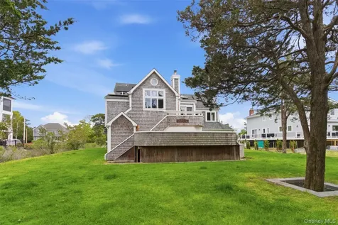 14 Beach Plum Lane Nissequogue NY 11780