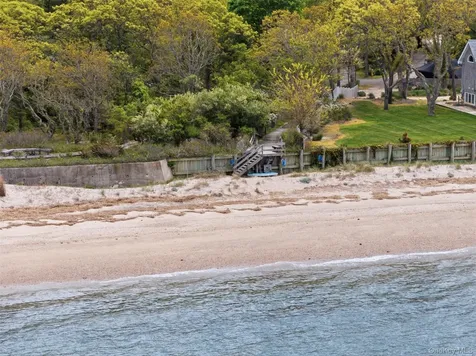 14 Beach Plum Lane Nissequogue NY 11780
